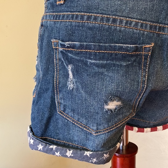 Mossimo Denim Stars and Stripes Distressed Shorts sz 4 - Picture 4 of 7